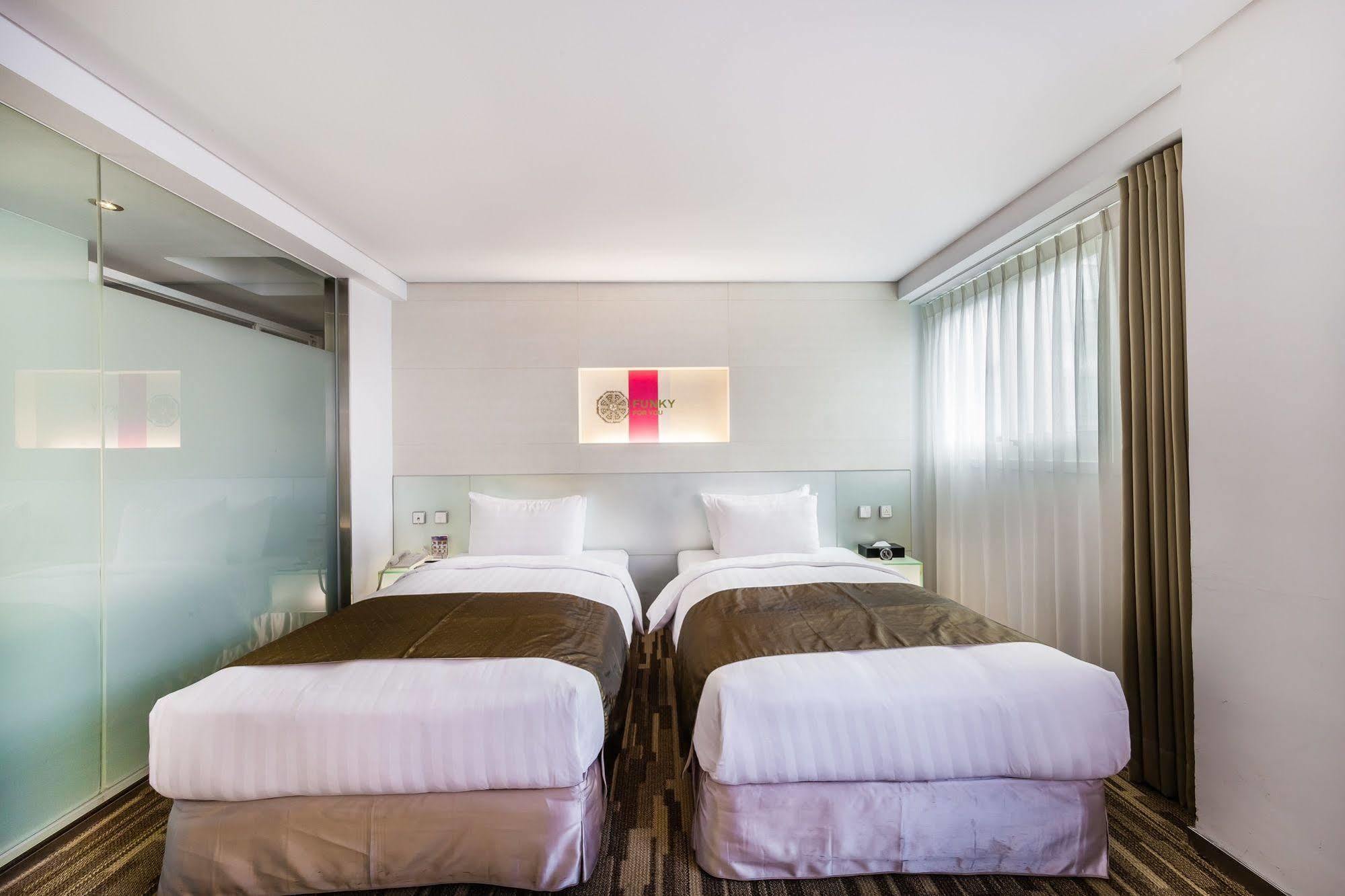 Hotel Green World Mai - Zhongshan