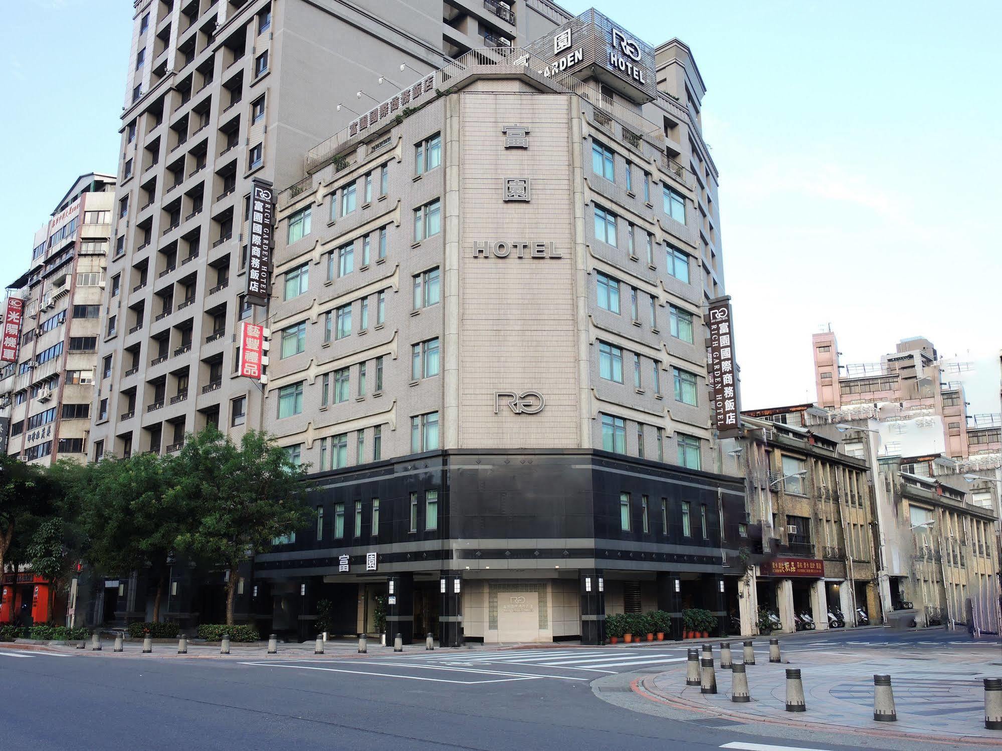 Rich Garden Hotel 3*