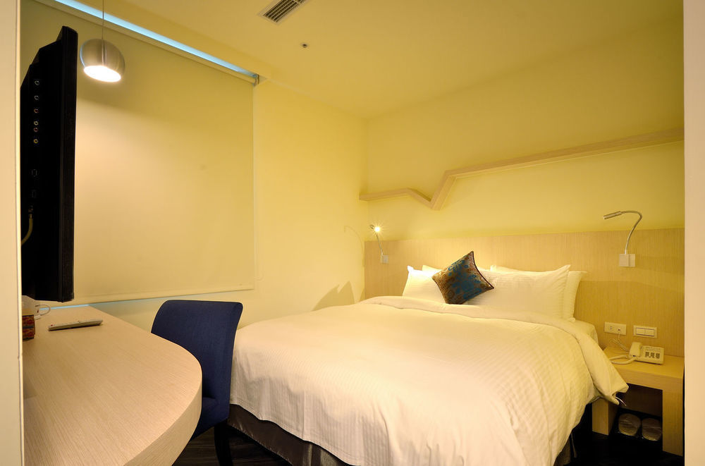 Merryday Banqiao Hotel 3*