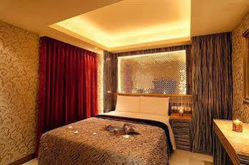 Guide Xinyi Hotel 3*