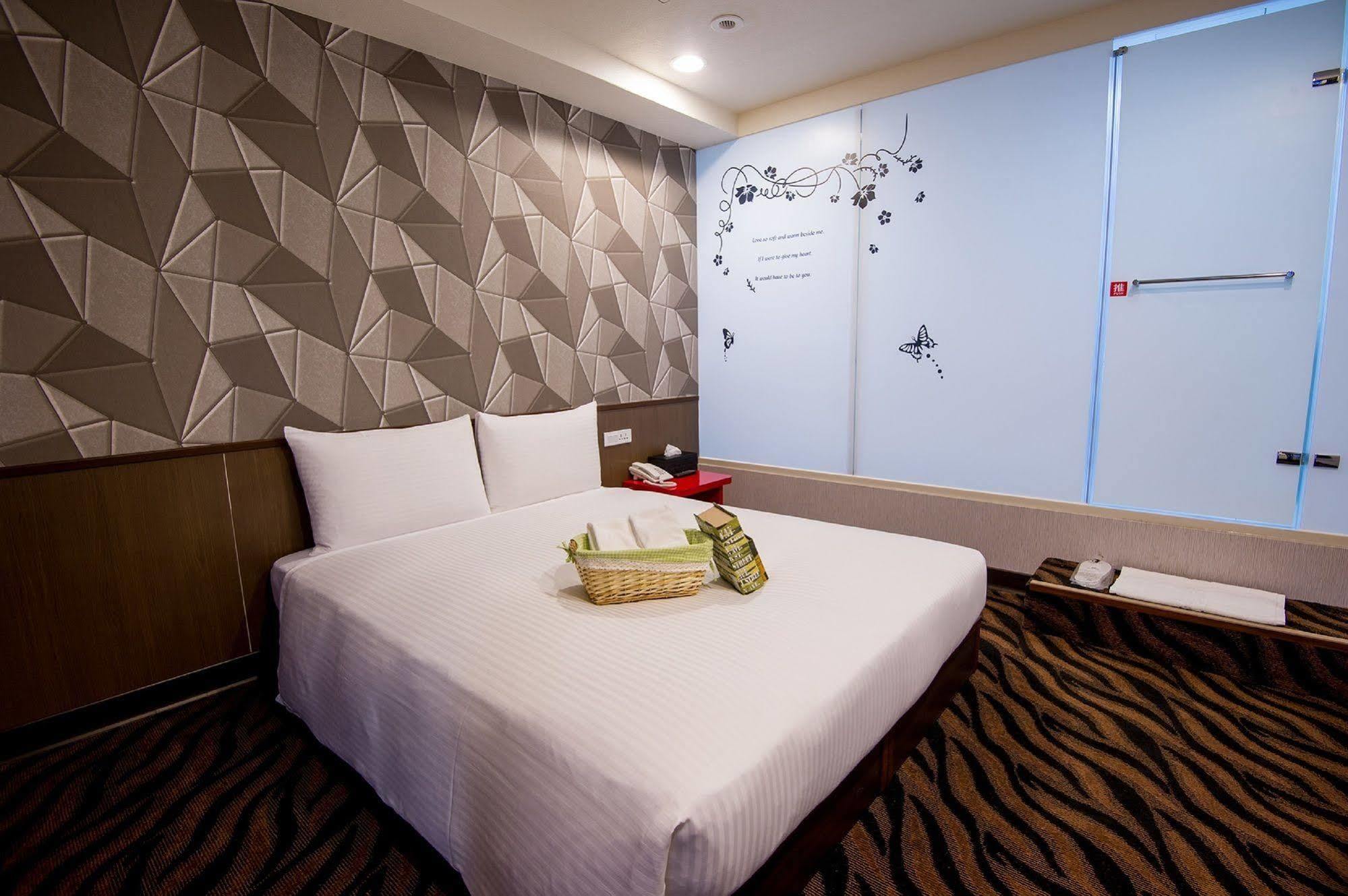 6 - Zhonghua Hotel Taipei