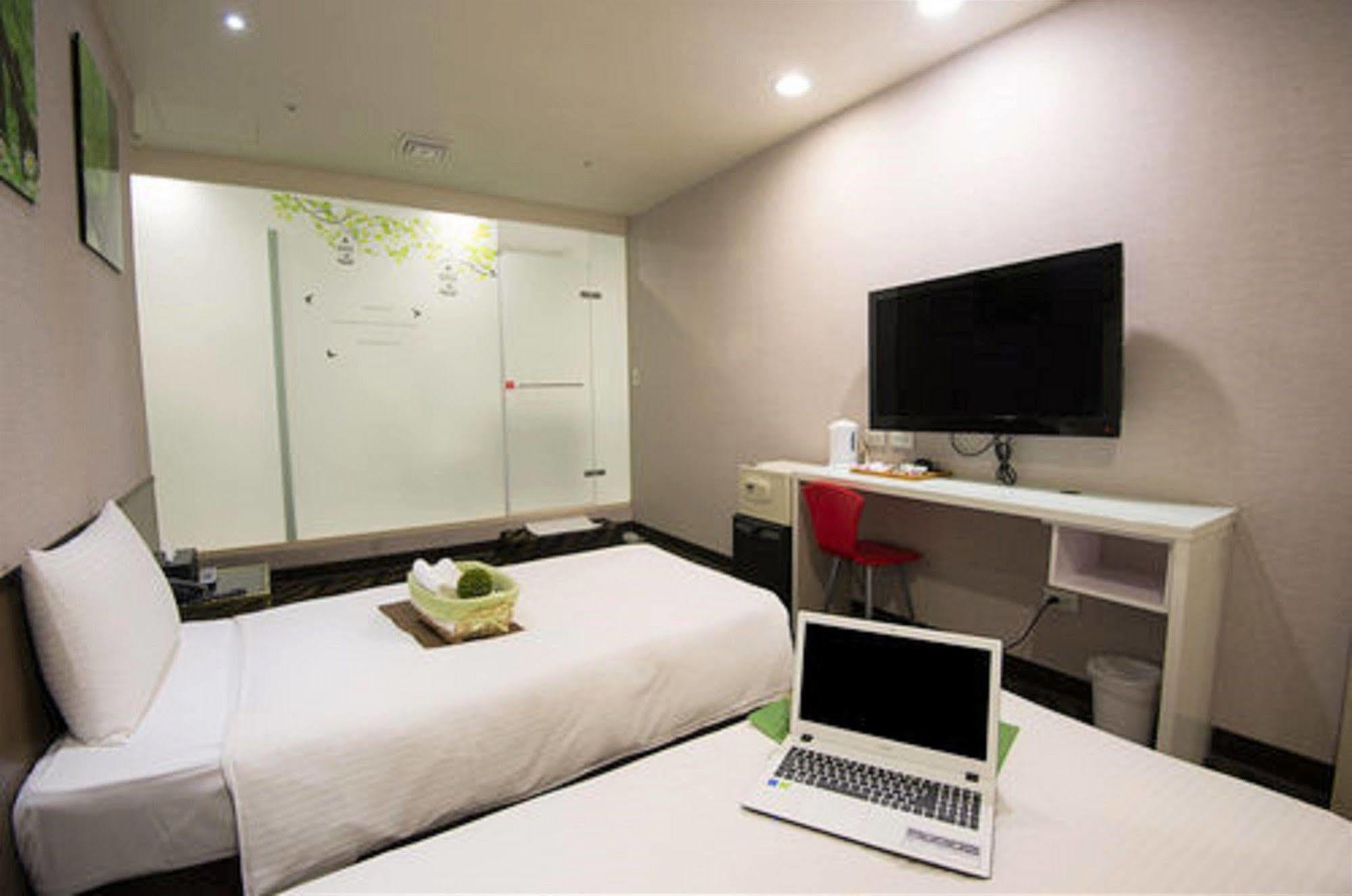 Hotel 6 - Zhonghua Taipei
