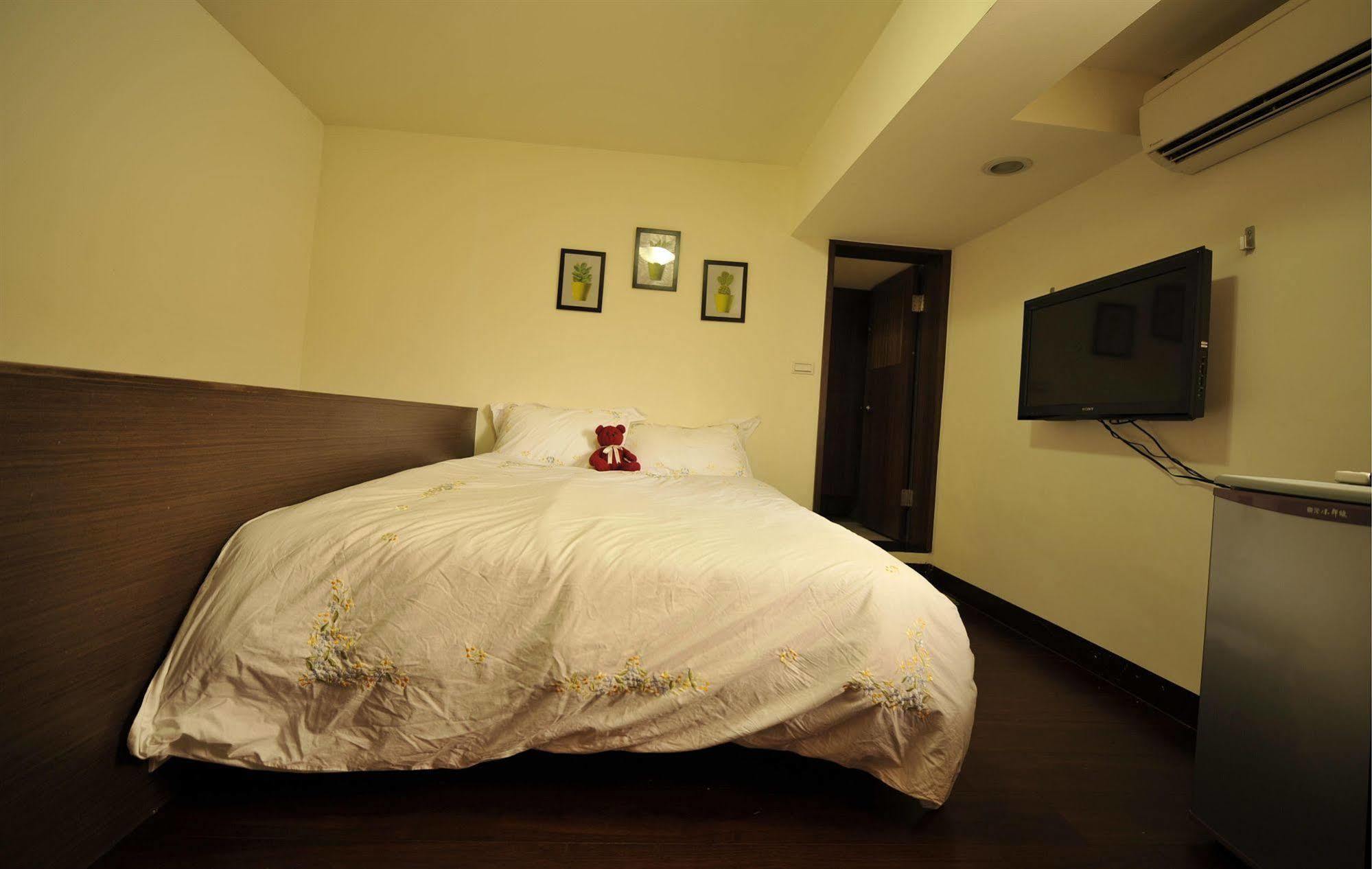 Hello House Hotel 2*