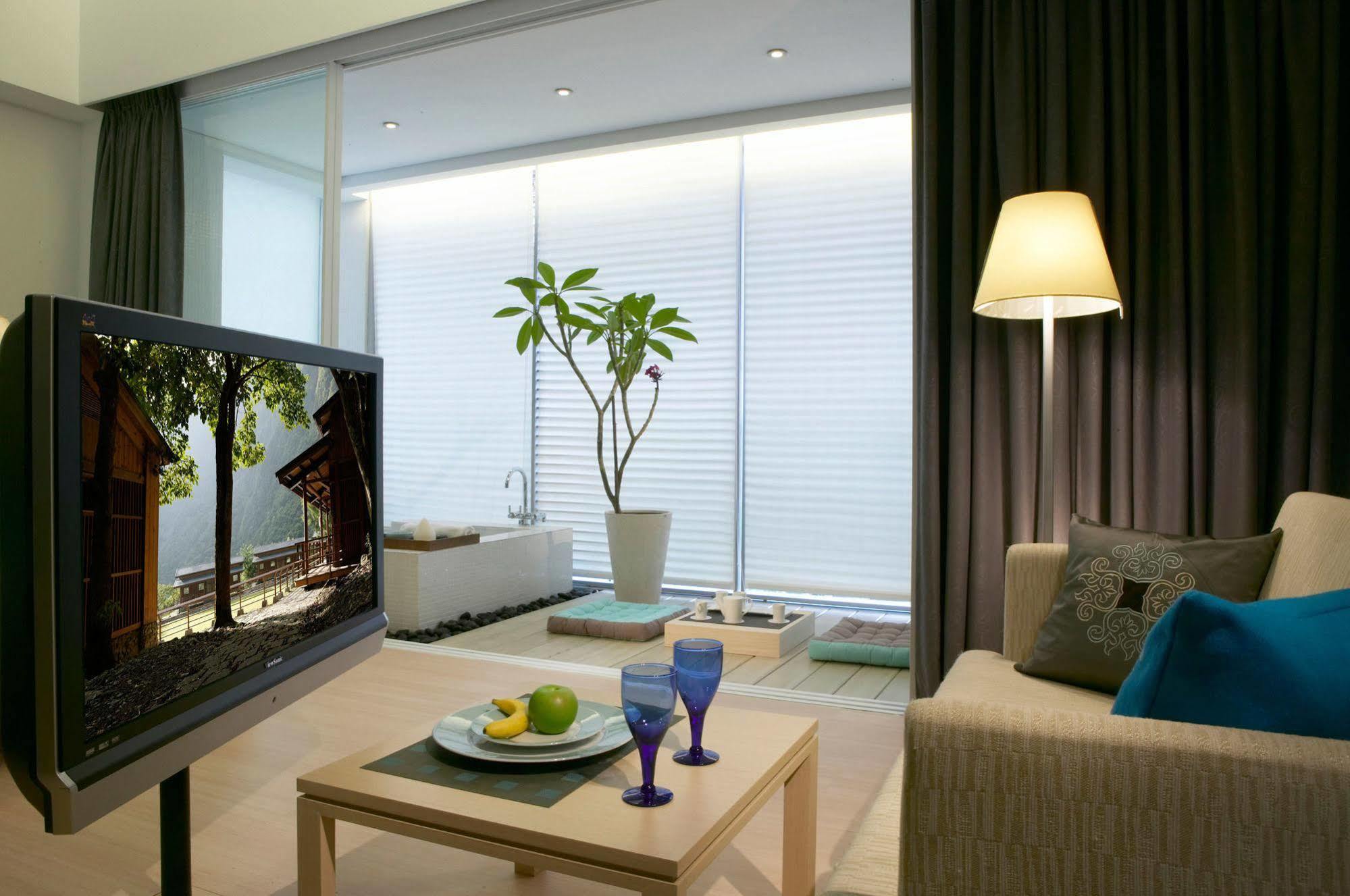Double One Hotel 4*