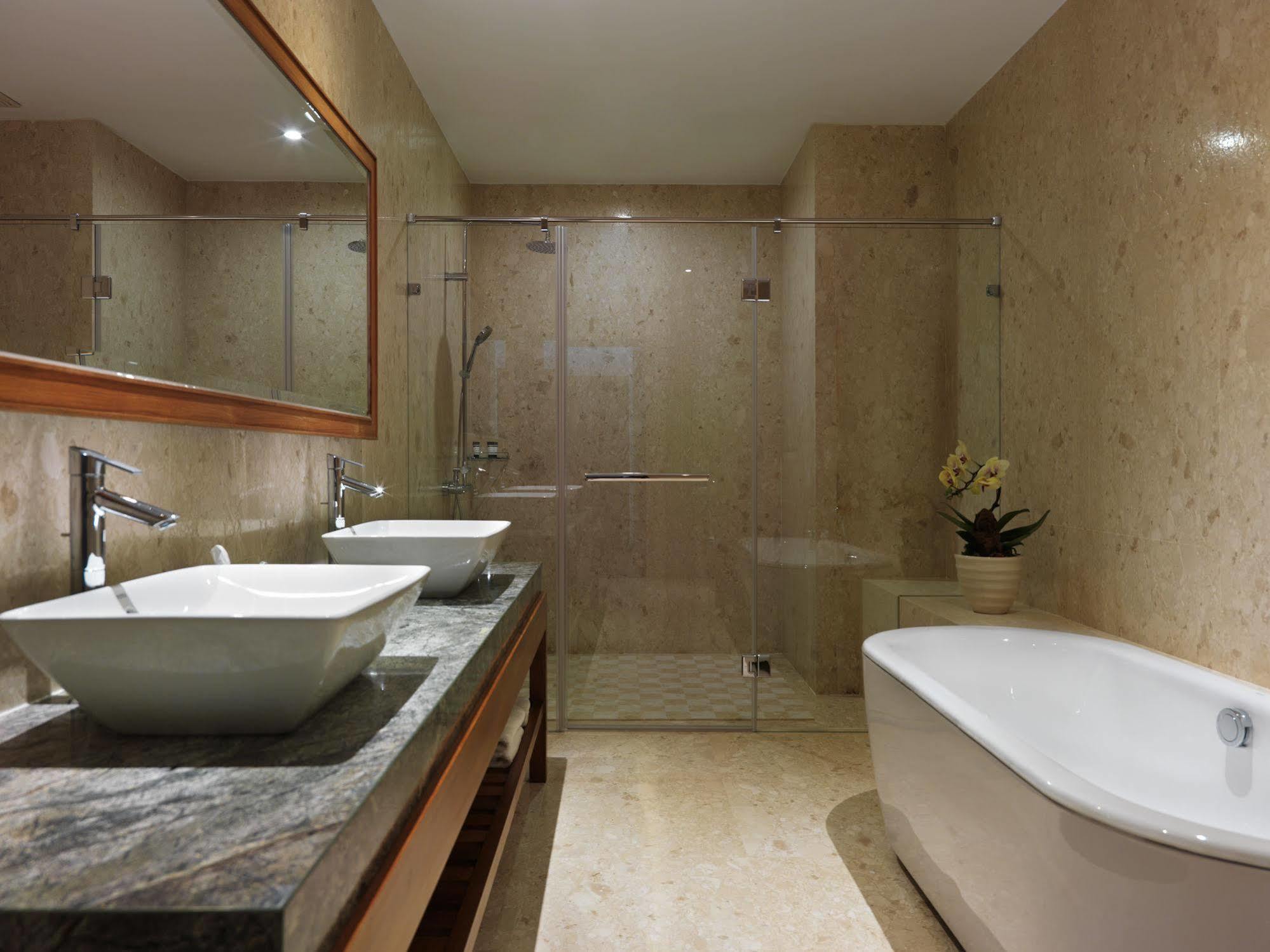 Yusense Hotel 4*