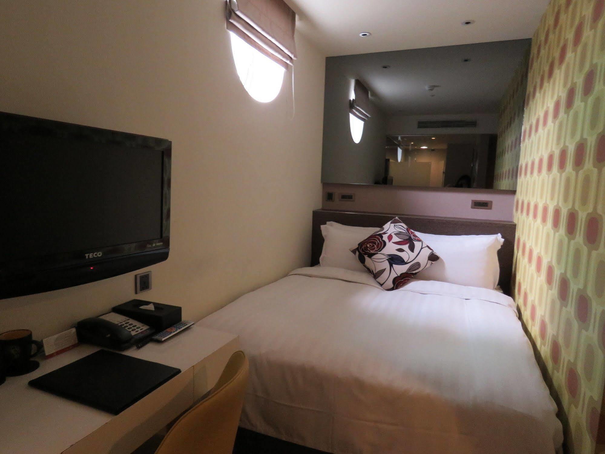 Hotel Check Xinyi 3*