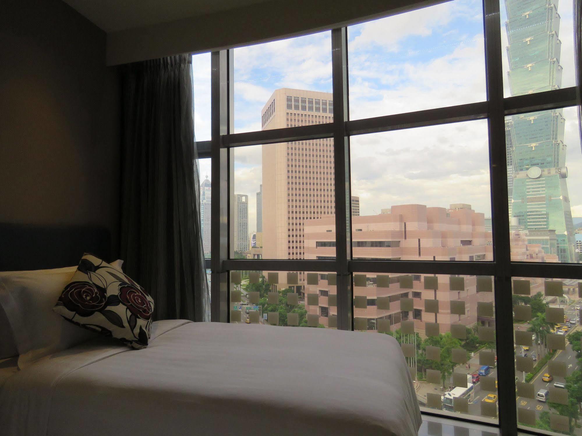 Hotel Check Xinyi 3*