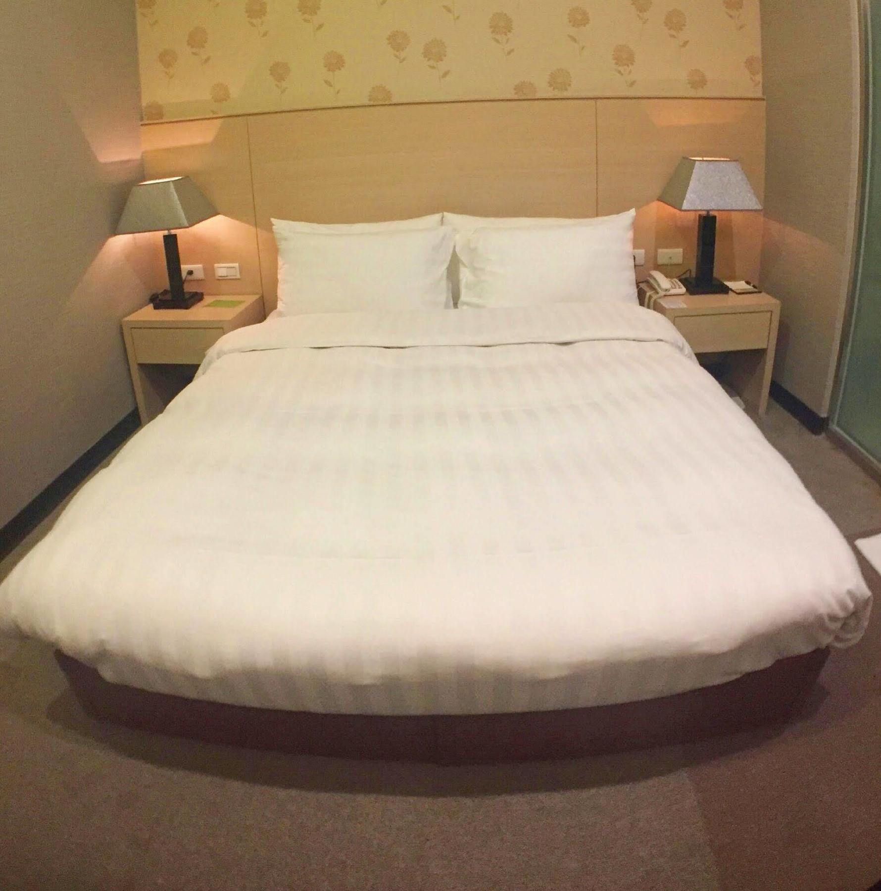 Royal 2* Taipei