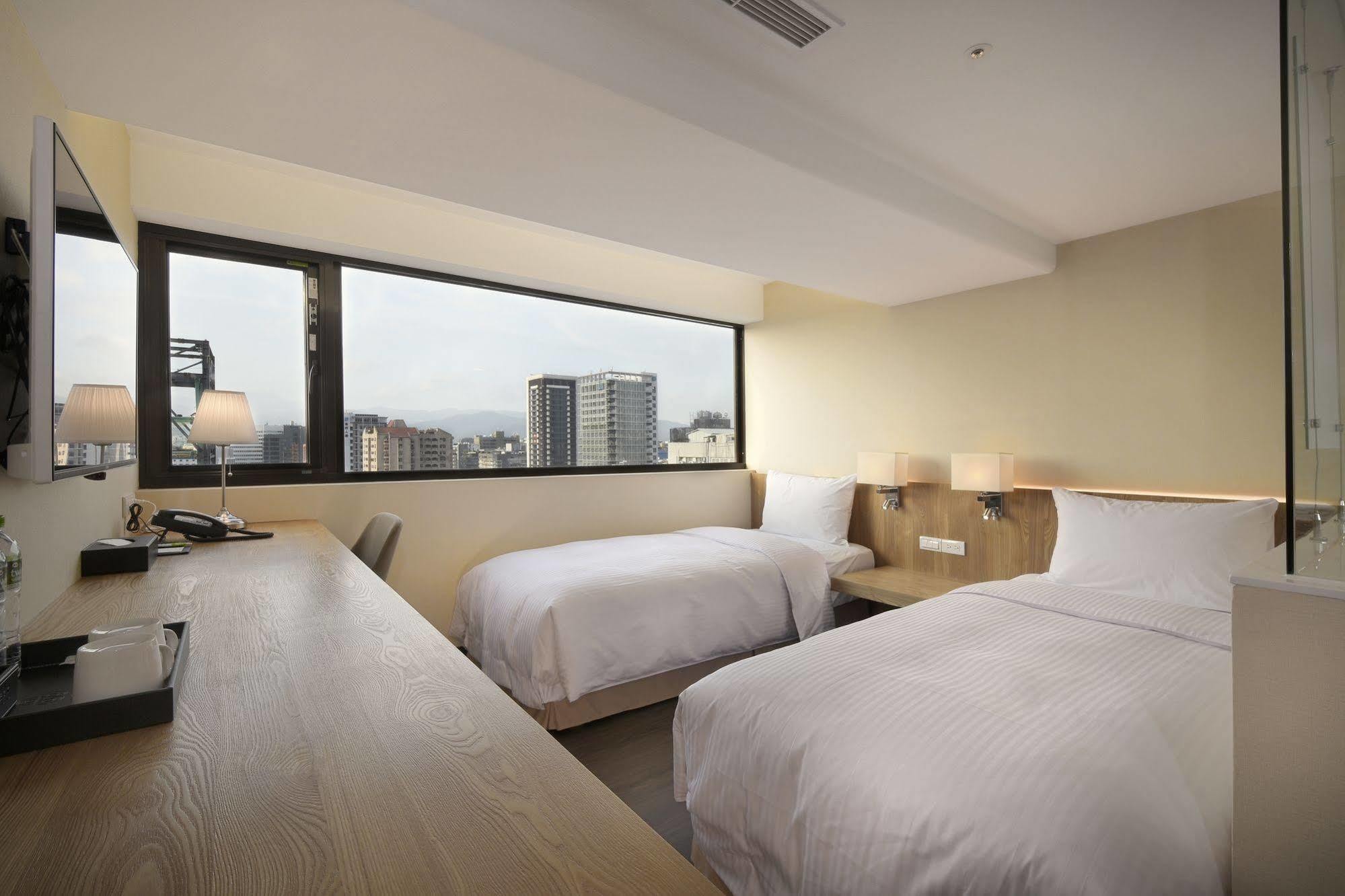 Eastin Hotel