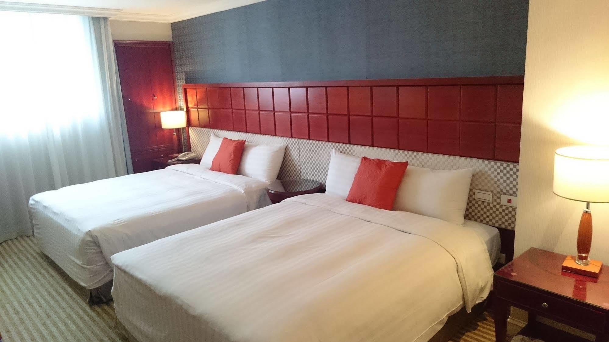 Hotel Mrt Taipei