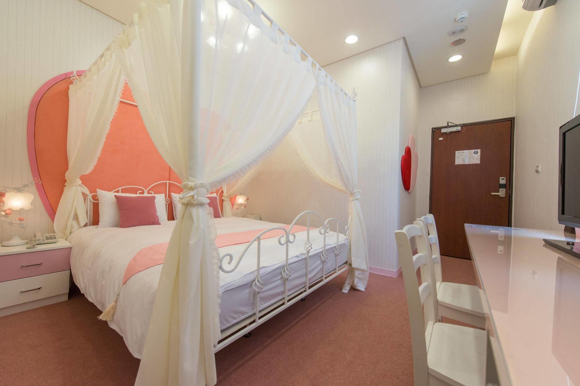 Royal Rose Station Hotel