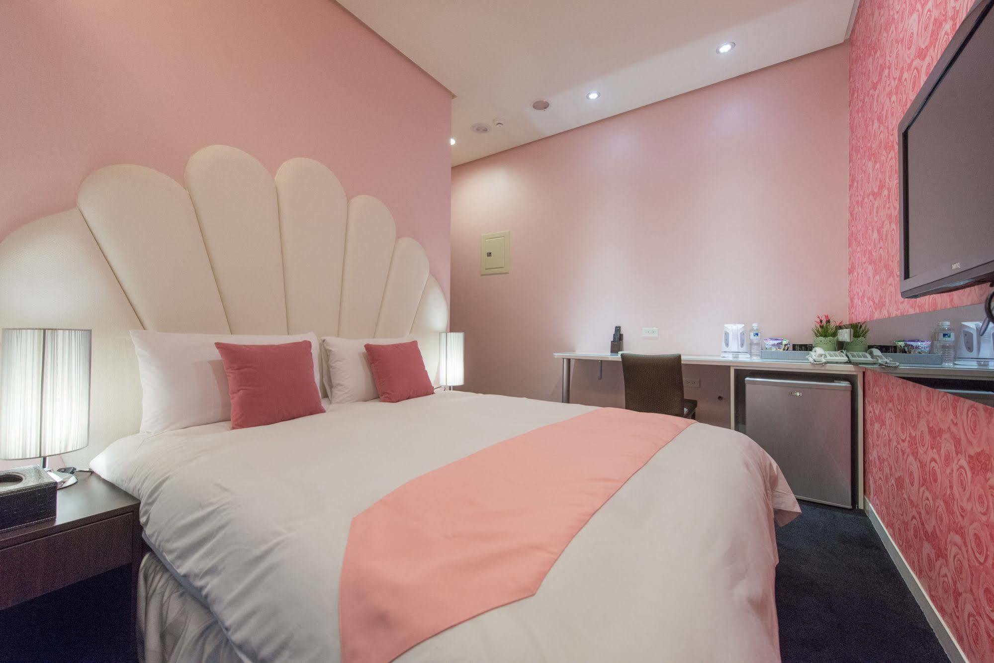 Royal Rose Station Hotel 3*
