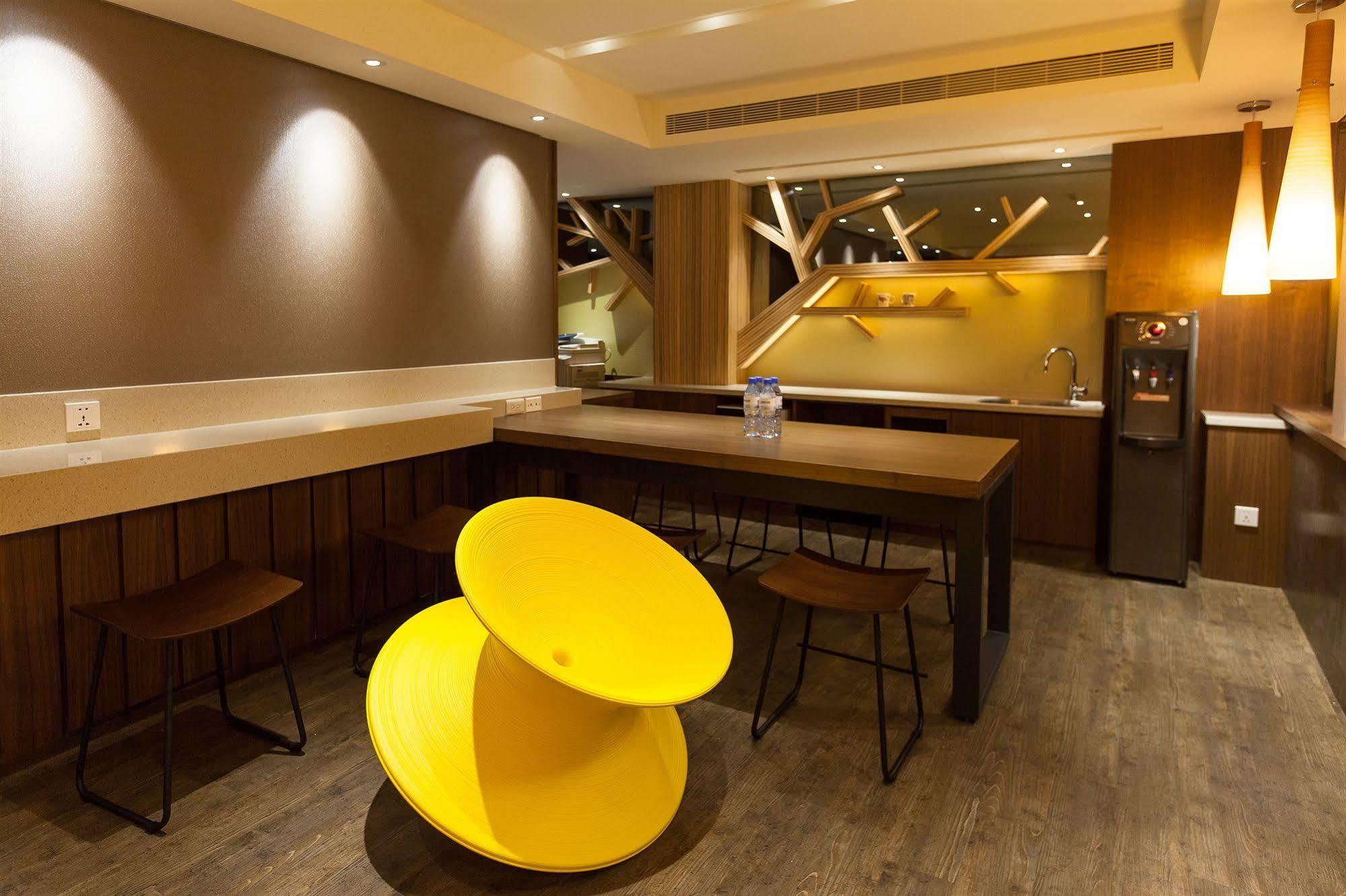 Orange Hotel-kaifong 3*