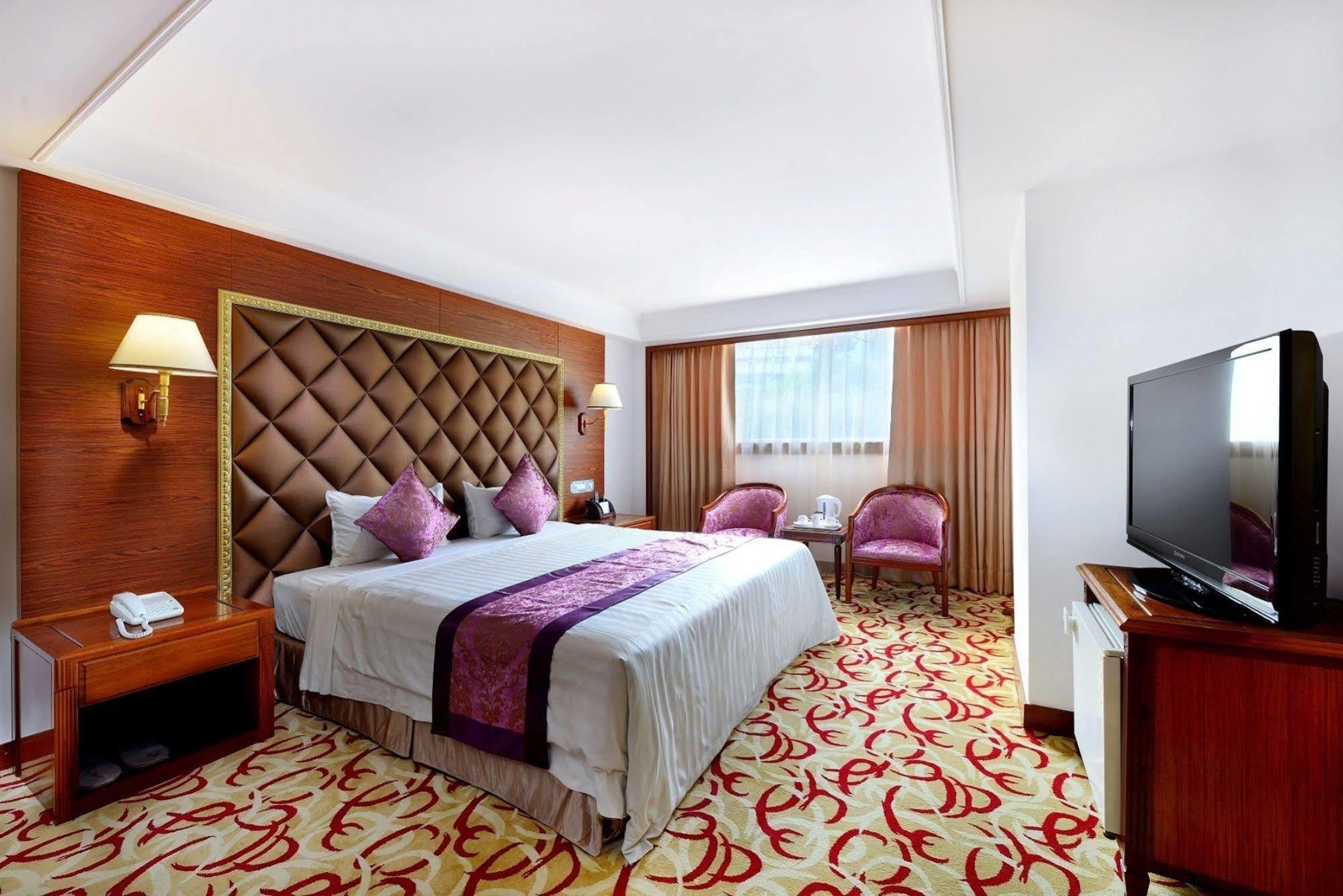 Chyuan Du Spring Hotel