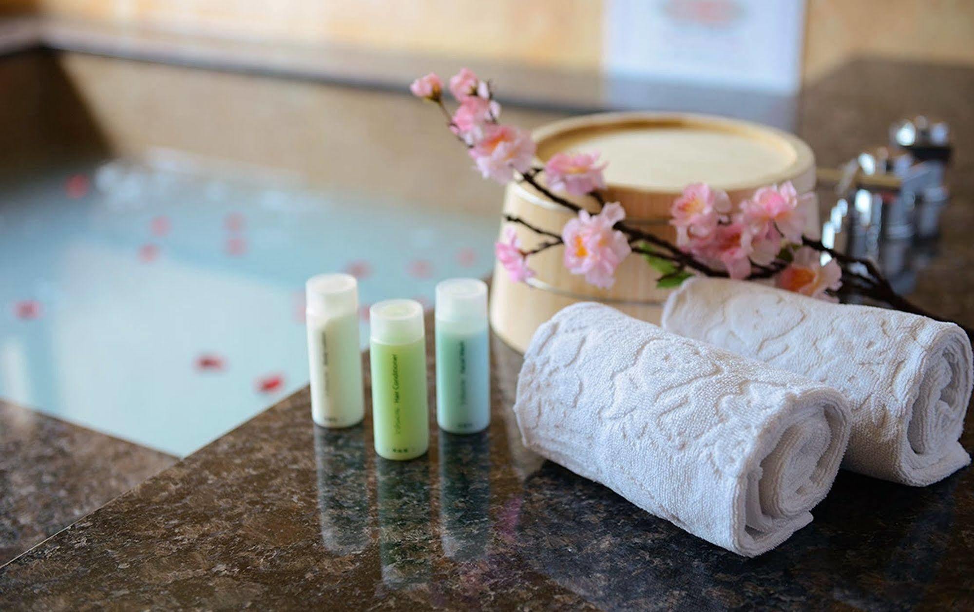Chyuan Du Spring Hotel 3*