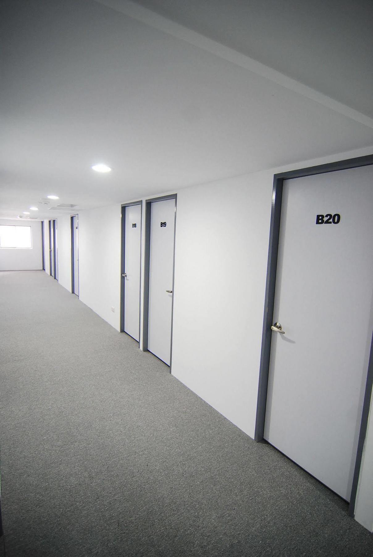 Cube - Main Station Hostel *