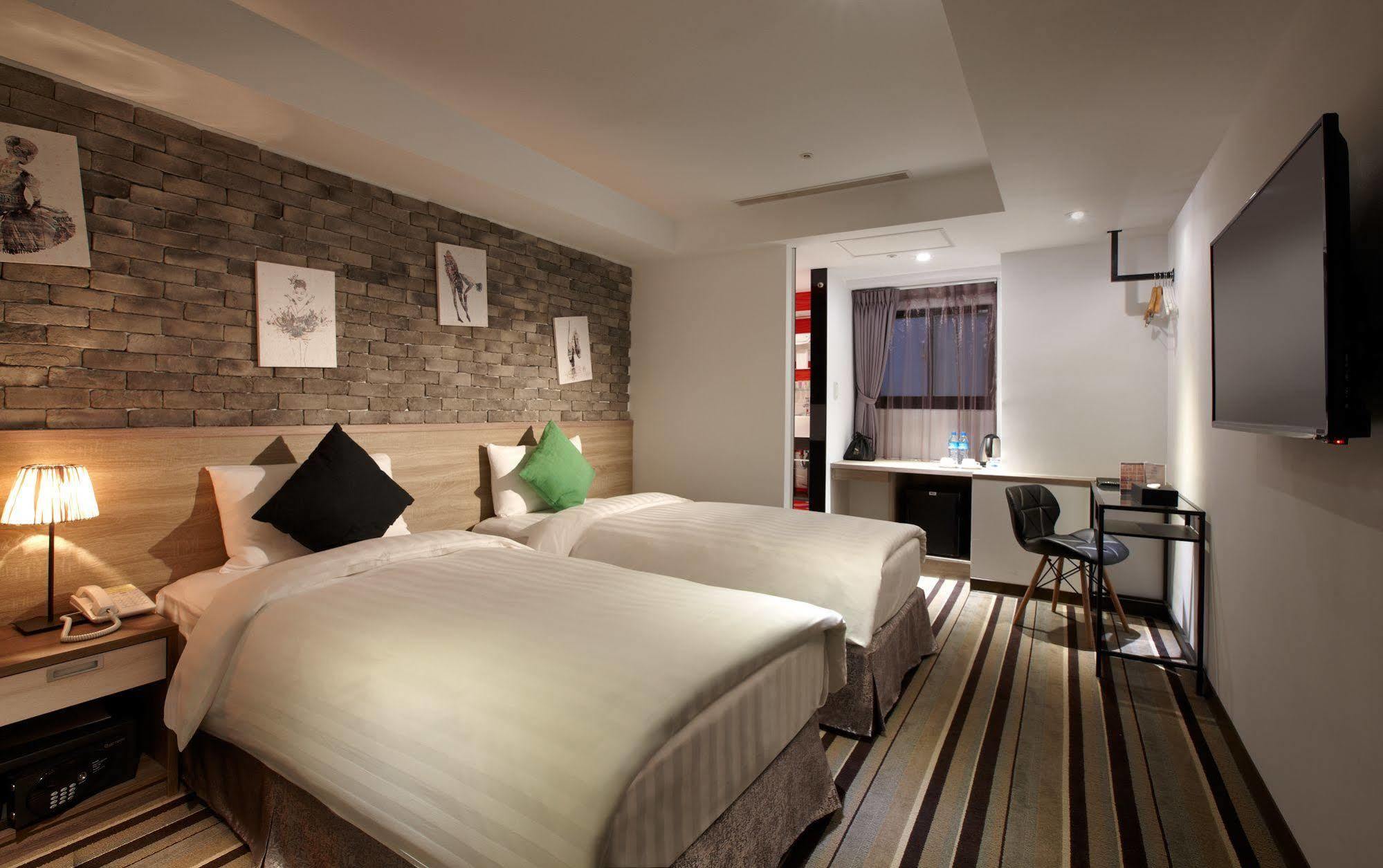Rf - Zhongxiao Hotel Taipei