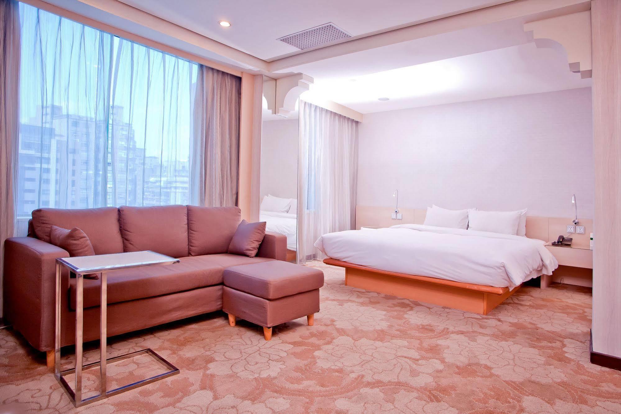 Yomi - Shuanglian Mrt Hotel