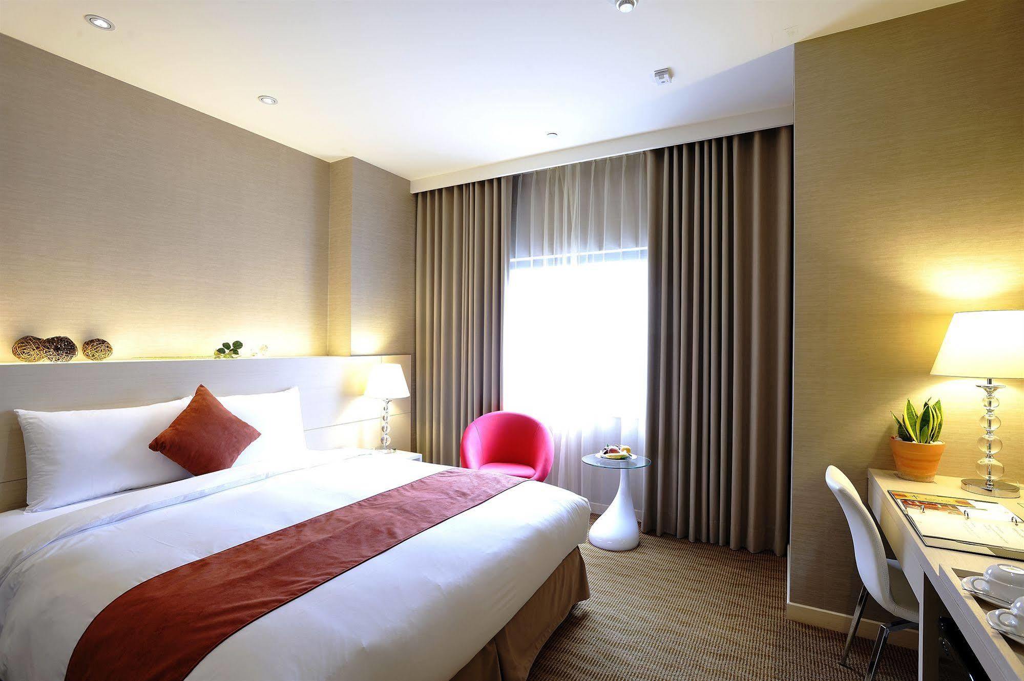 Riverview 4*