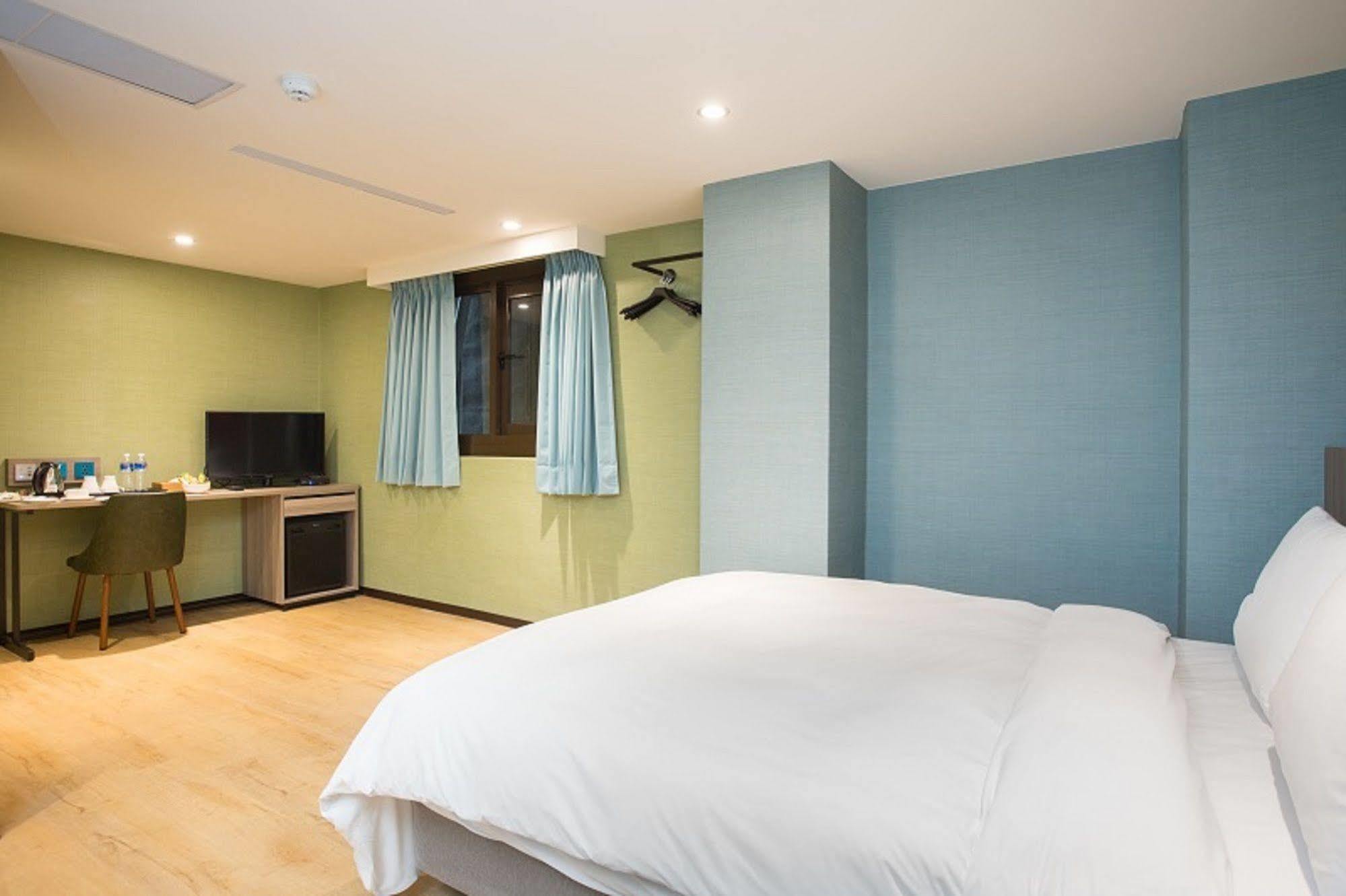 Hotel Rainbow Taipei