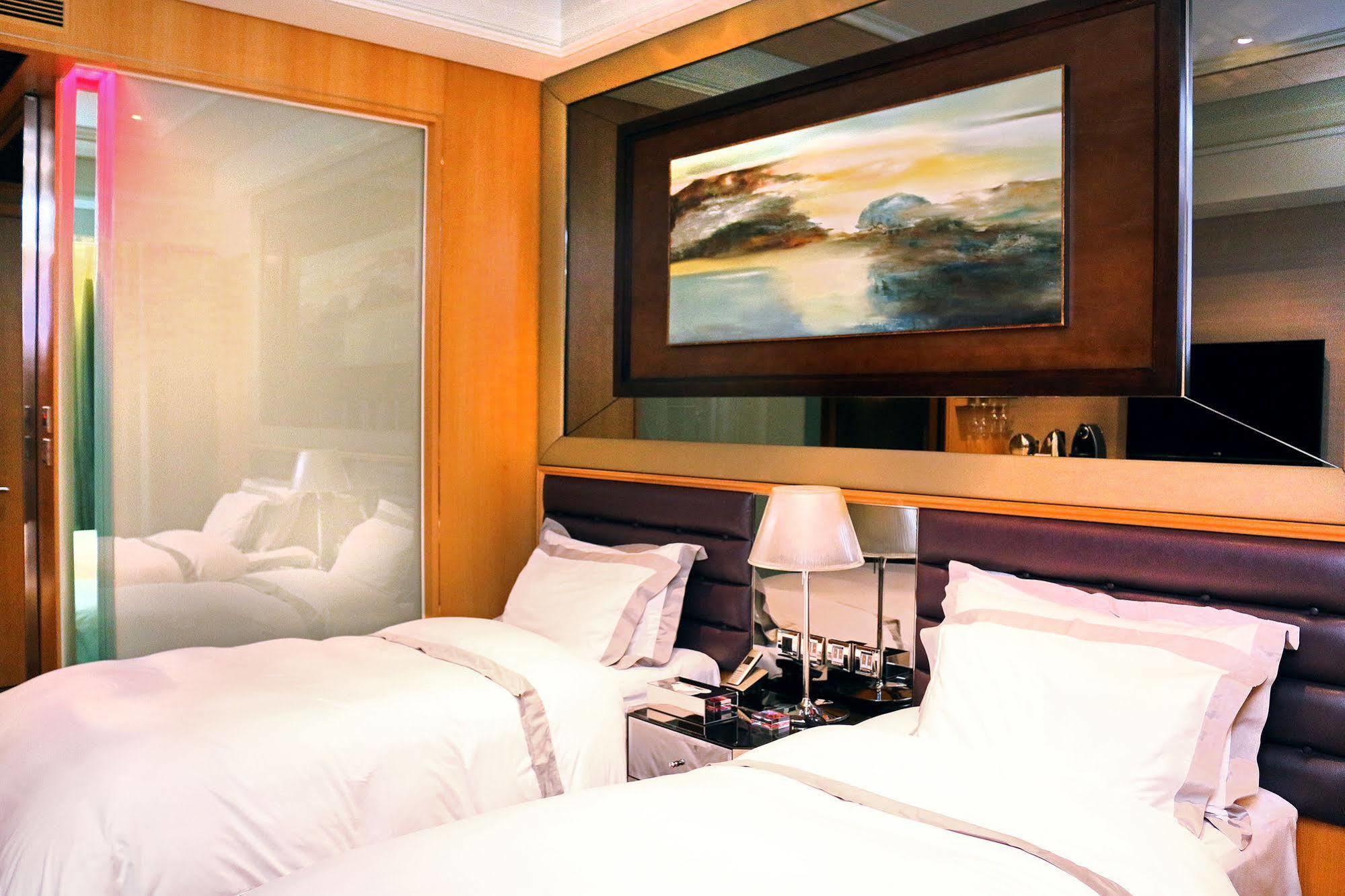 Eclat Hotel 5*