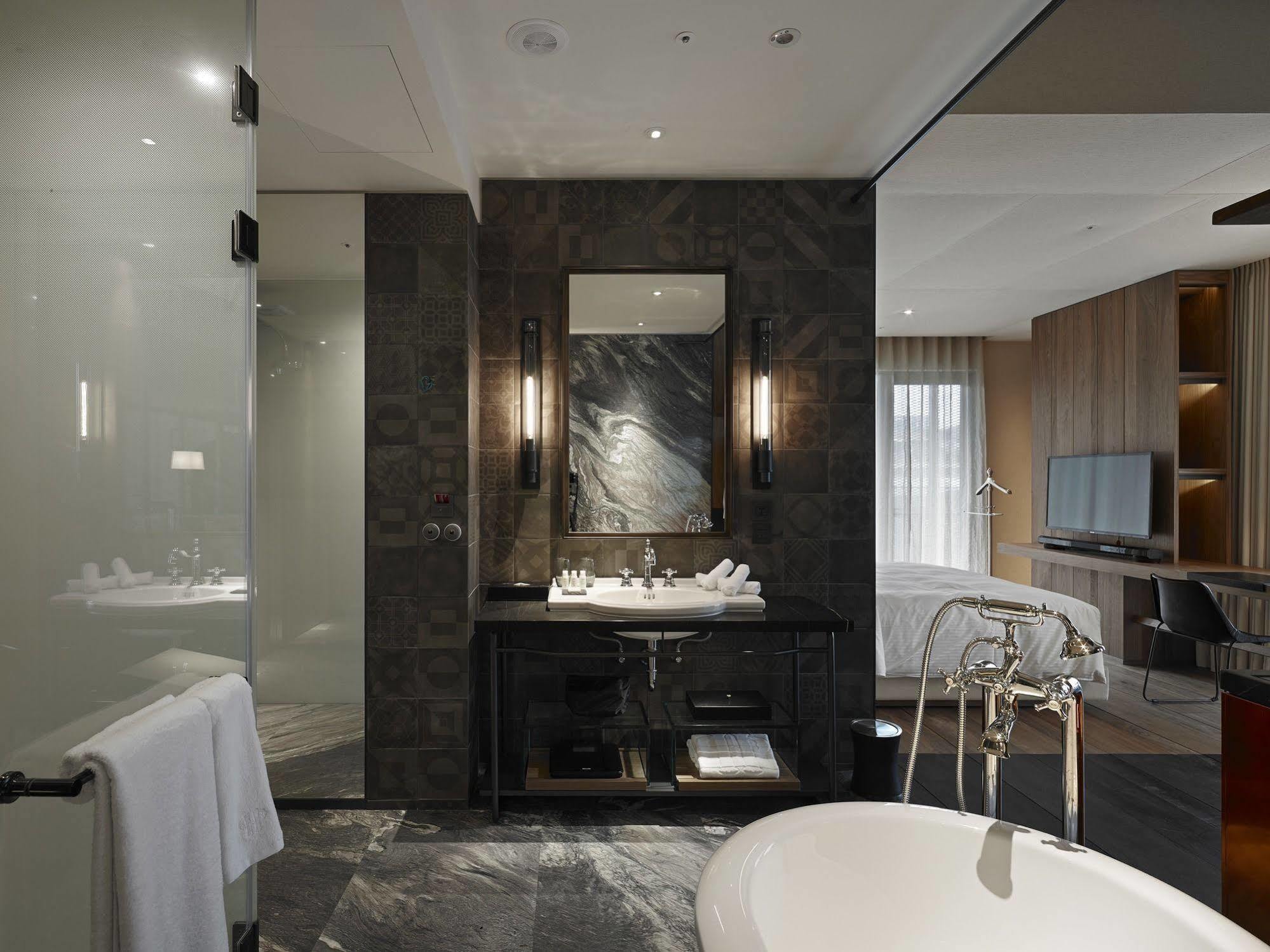 Proverbs Hotel 5*