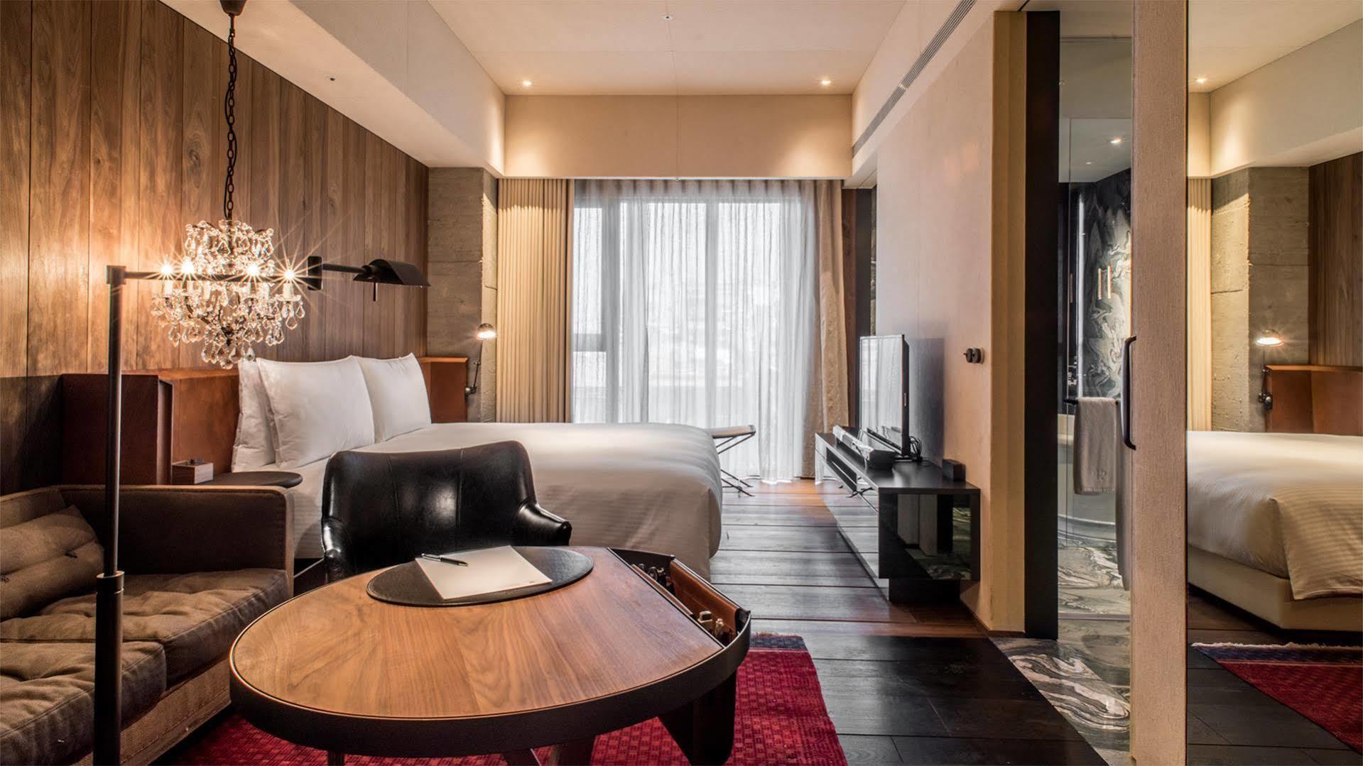 Hotel Proverbs