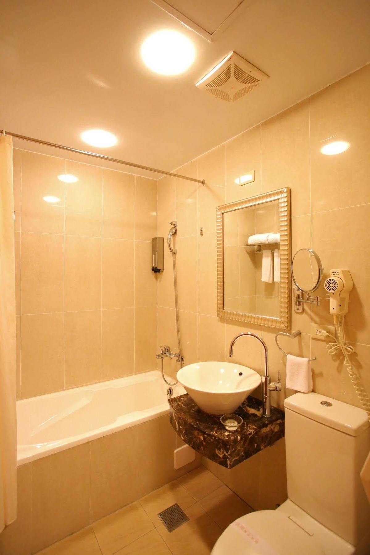 Elegance Hotel 3*