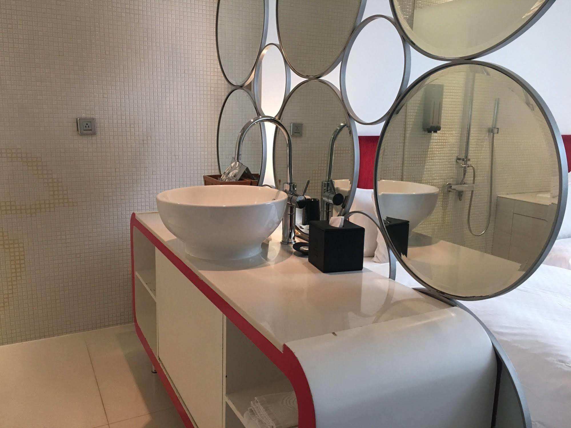 Hotel Eight Zone 4*