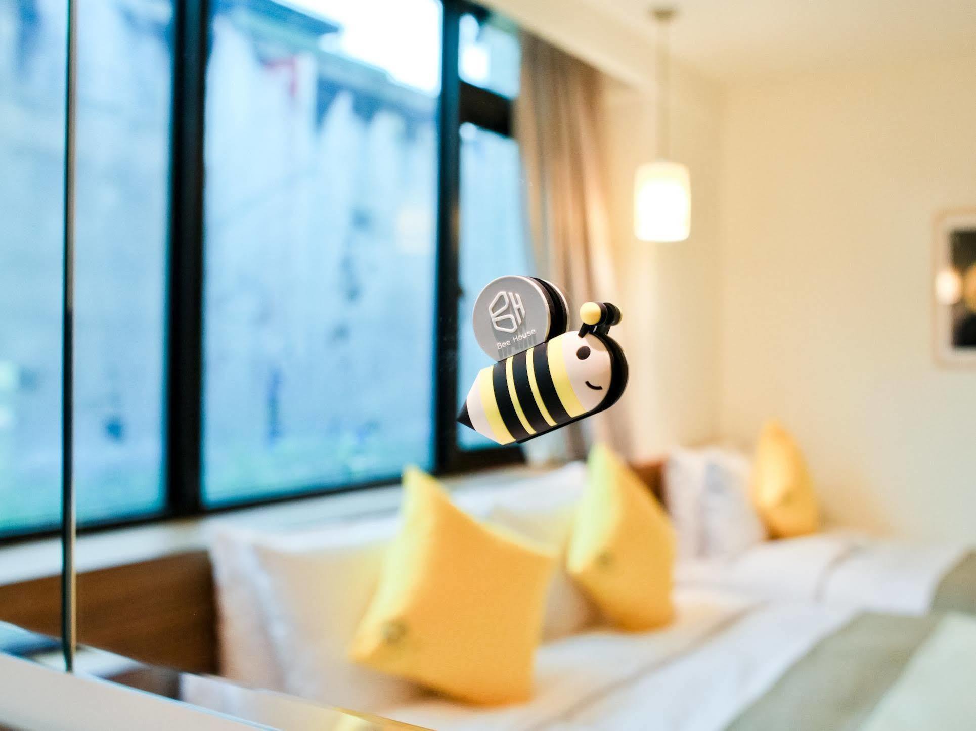 Bee House By Cosmos Creation - Main Station Hotel Taipei