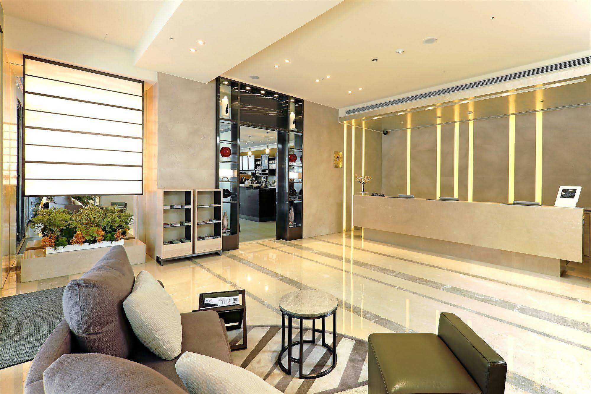 Hotel Cozzi Zhongxiao 4*