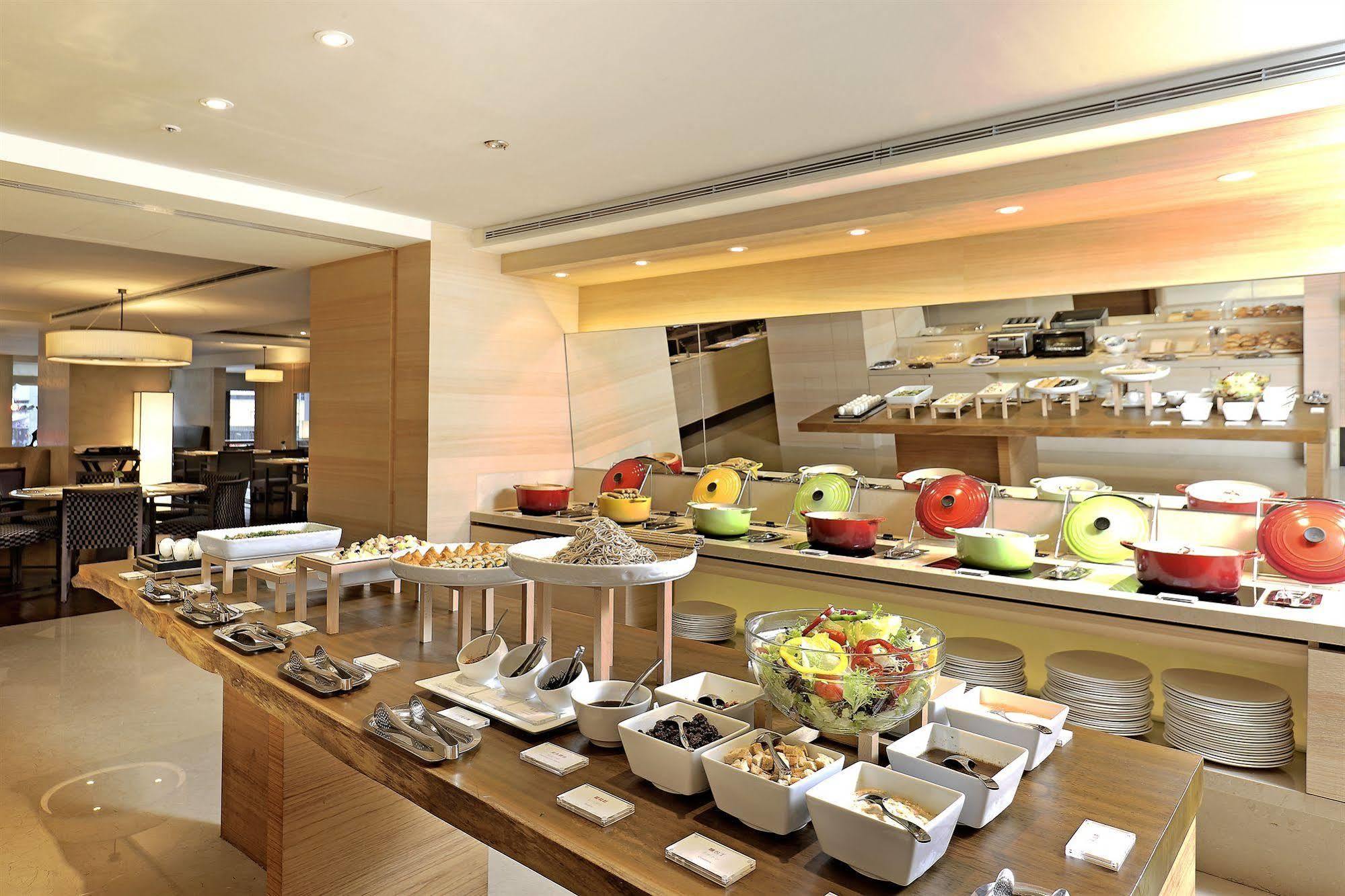 Cozzi Zhongxiao Hotel