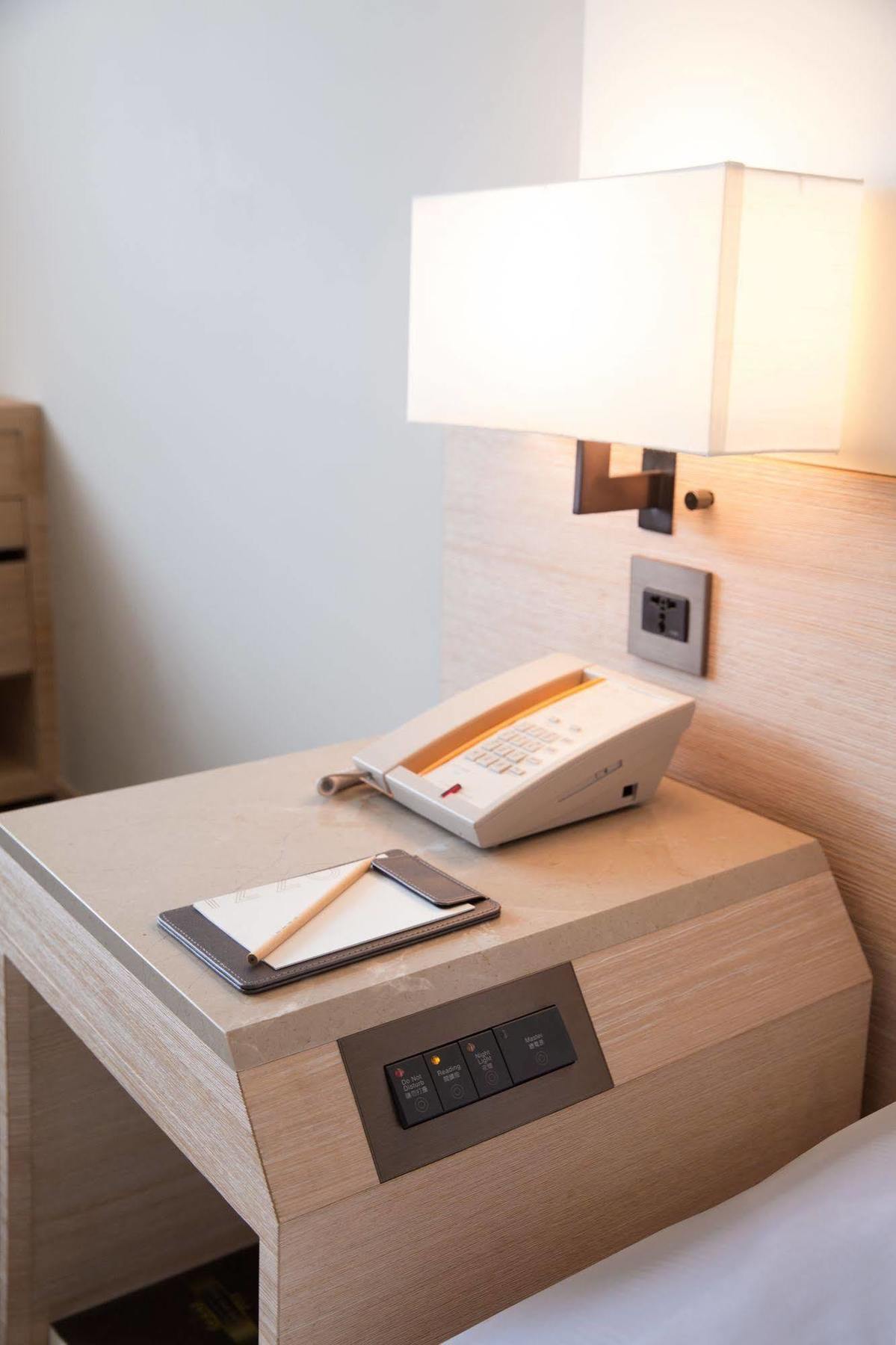Cozzi Zhongxiao Hotel