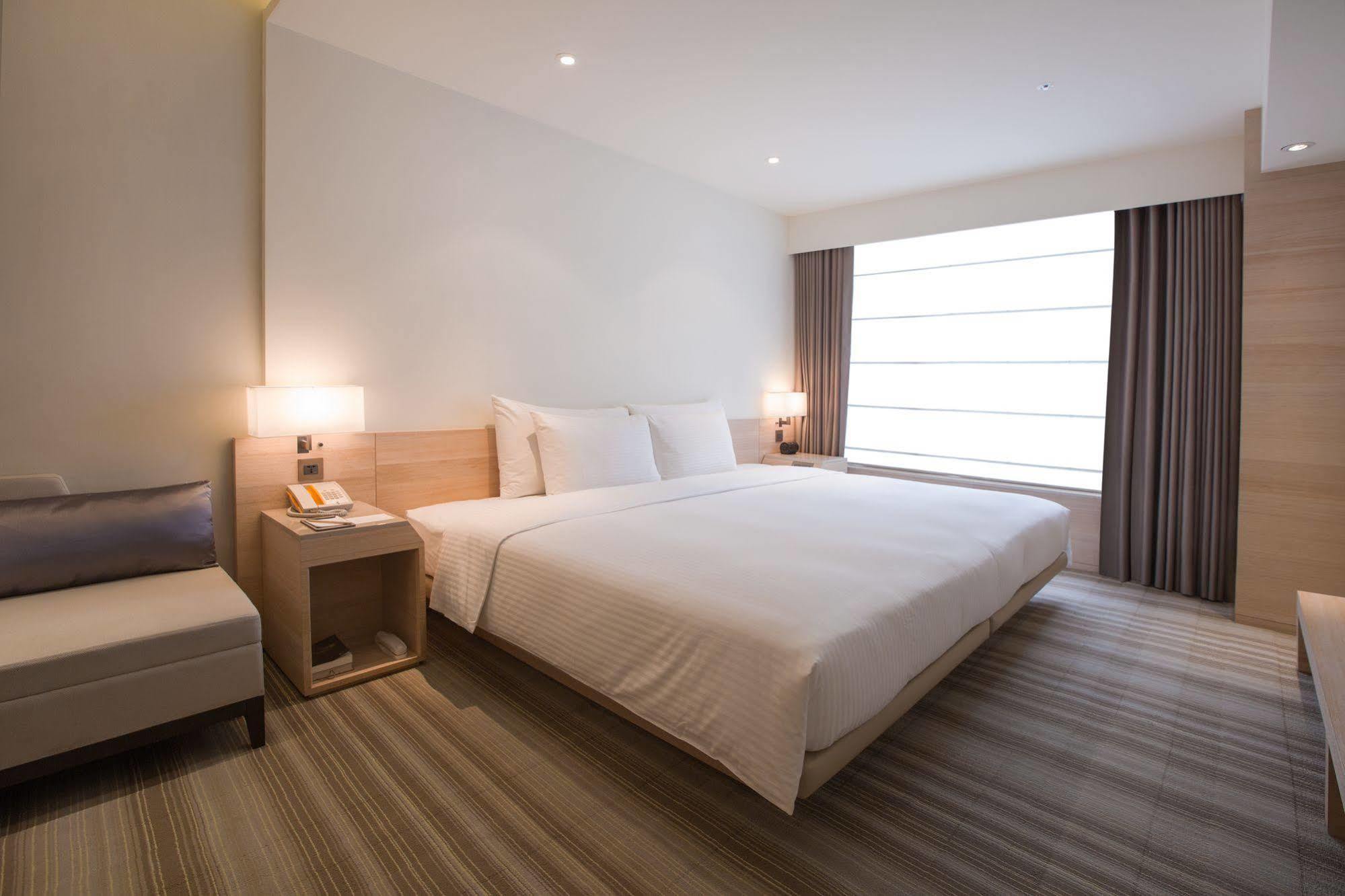 Hotel Cozzi Zhongxiao 4*