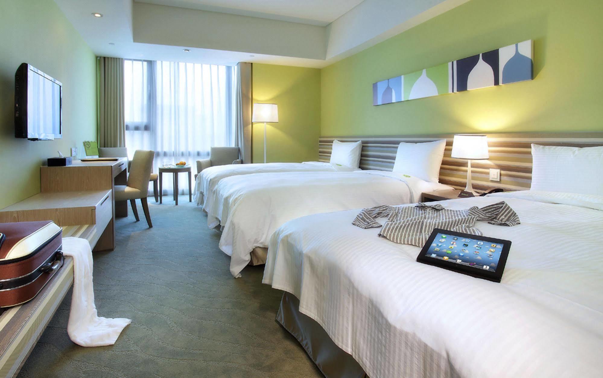 Hotel Two Tails Luzhou Taipei