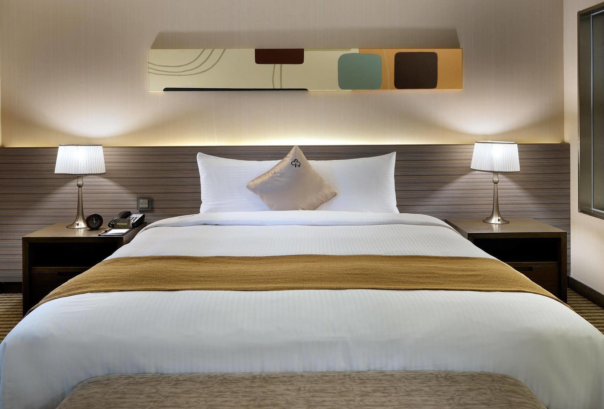 Hotel Two Tails Luzhou 4*
