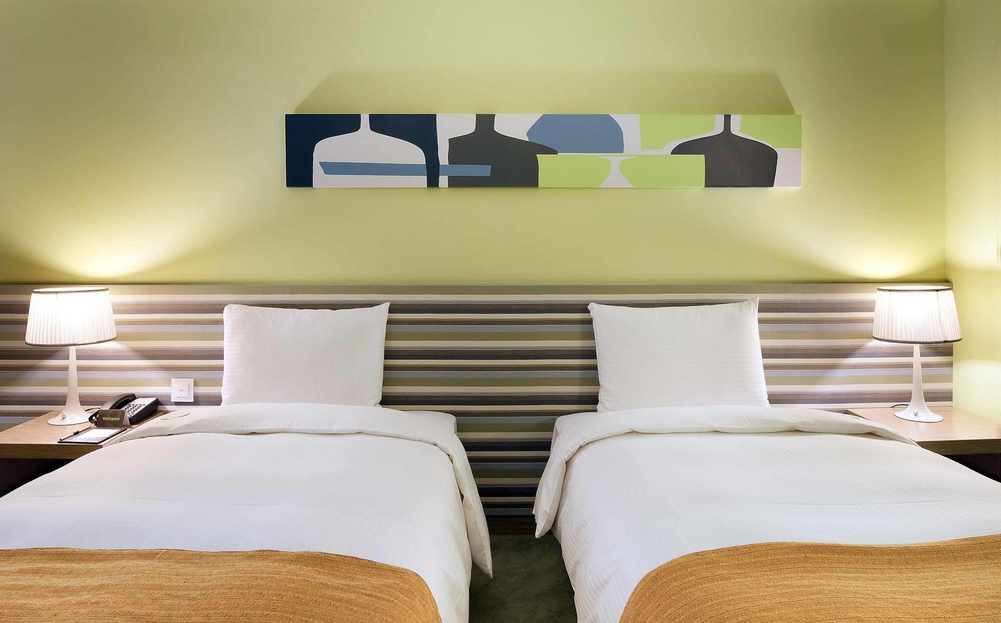 Hotel Two Tails Luzhou 4*