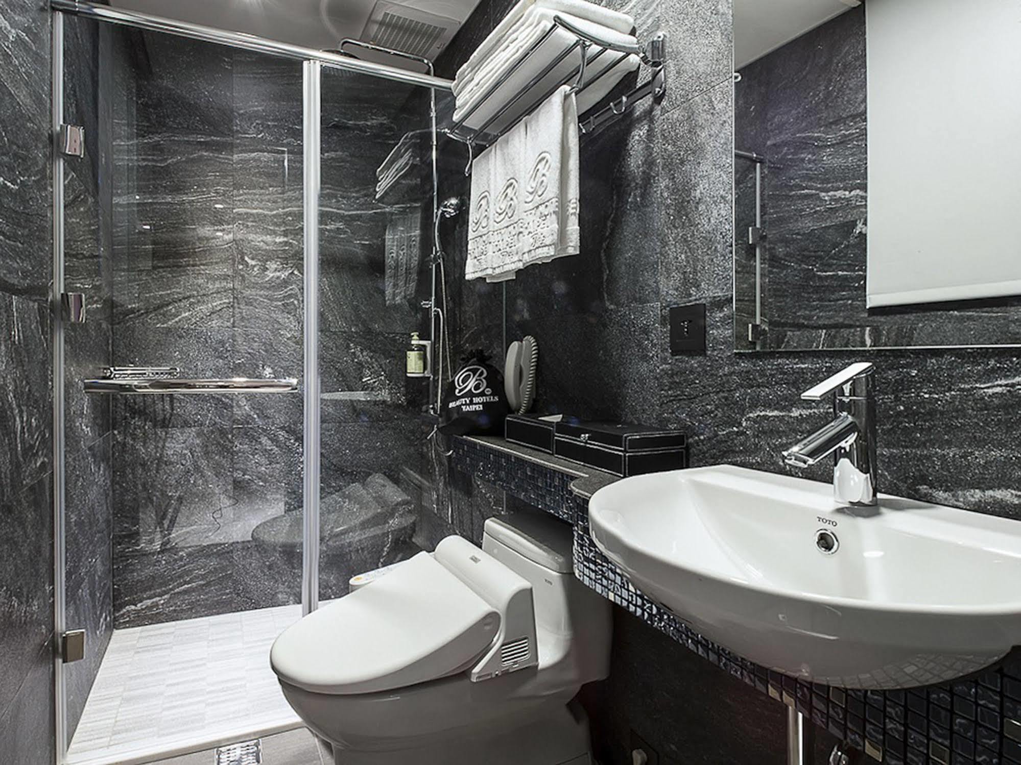Beauty - B7 Hotel 3*