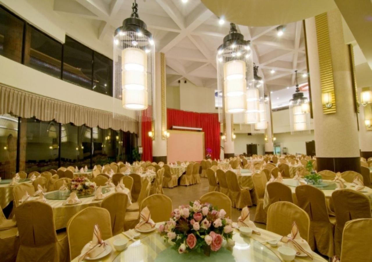 Chientan Youth Hotel 3*