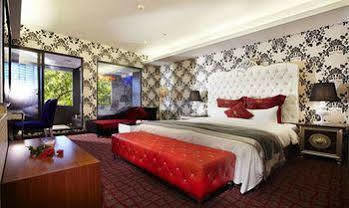 Hotel Golden Hot Spring