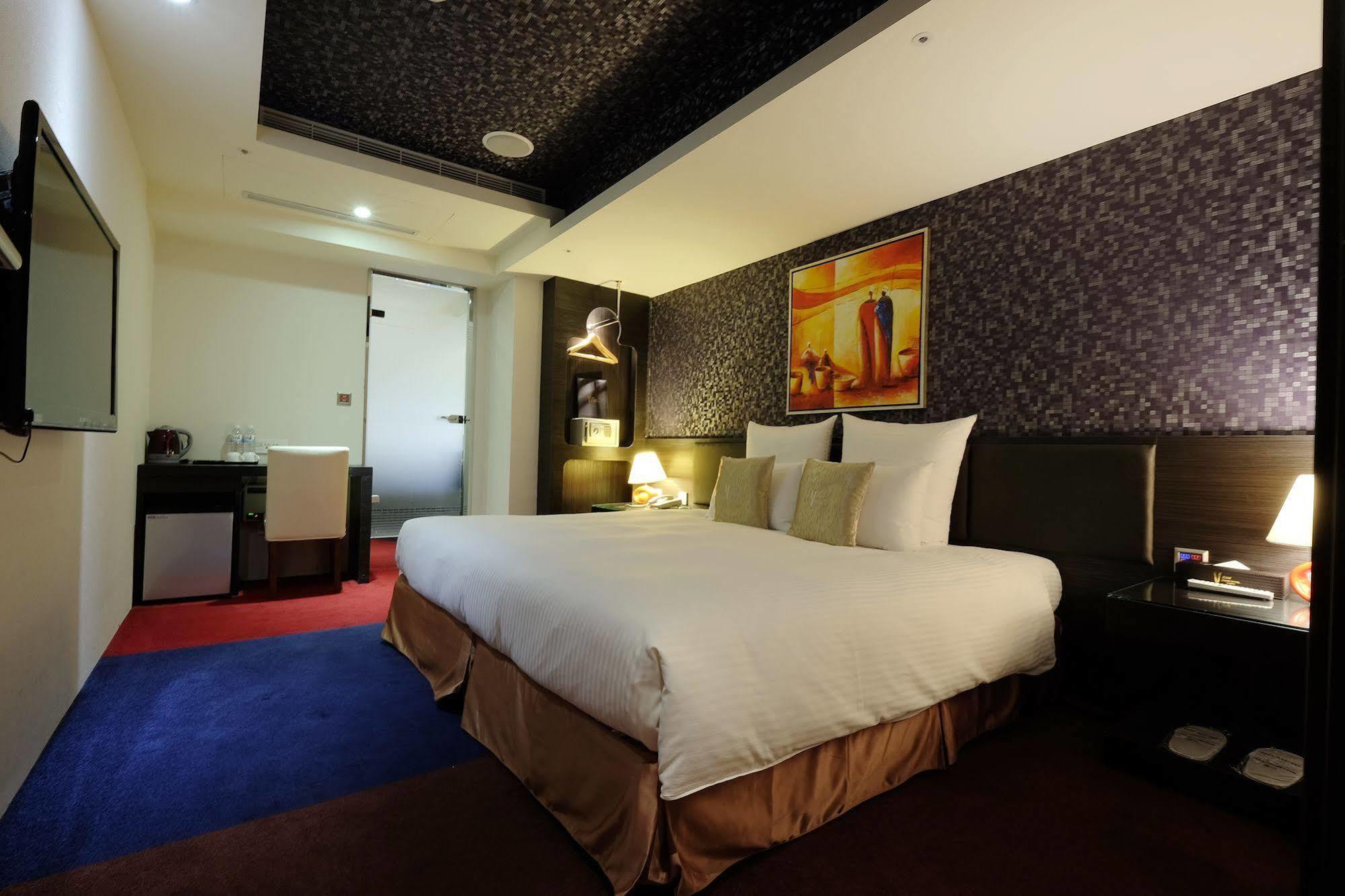 V-one Vogue Hotel