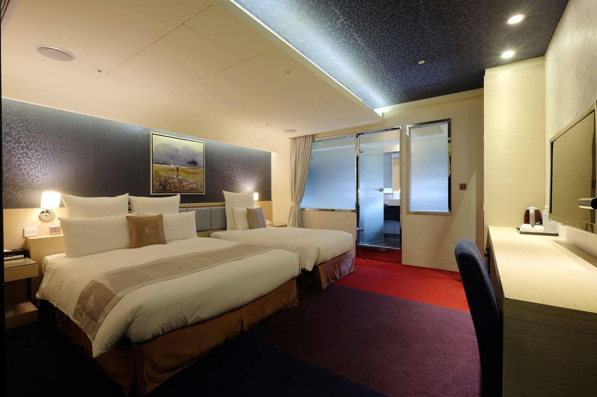 V-one Vogue Hotel 3*
