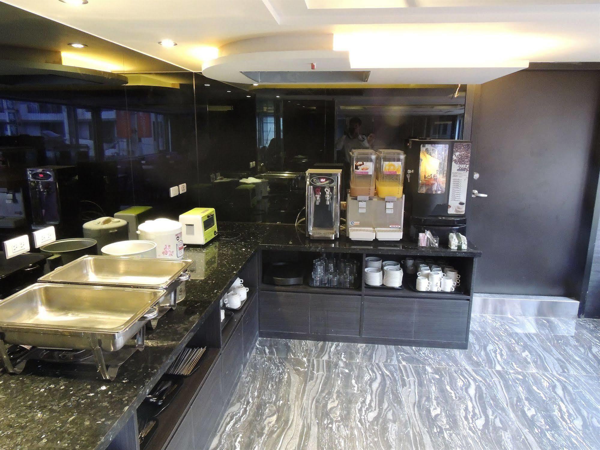 V-one Vogue Hotel