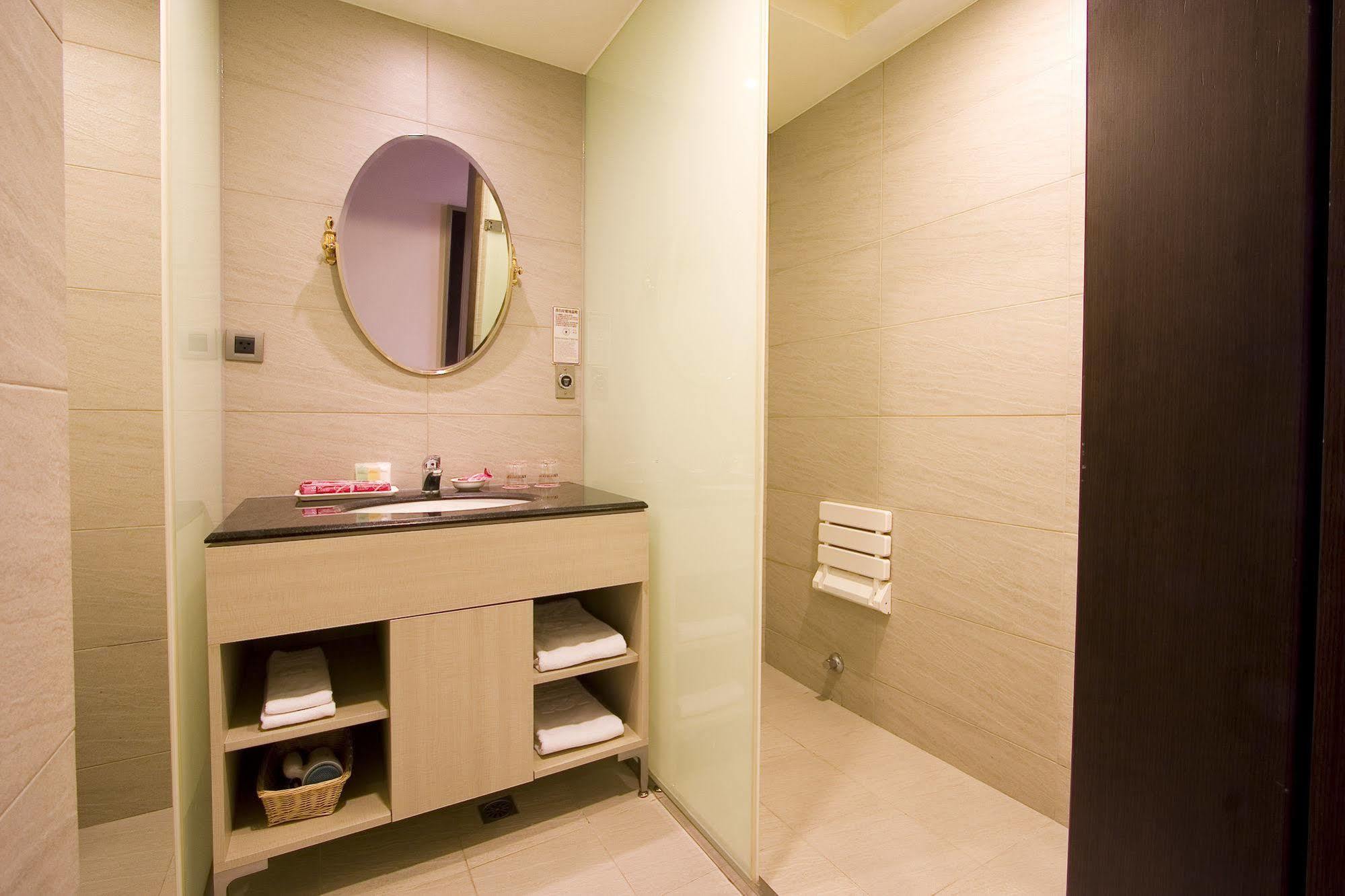 Charming City Hotel 3*