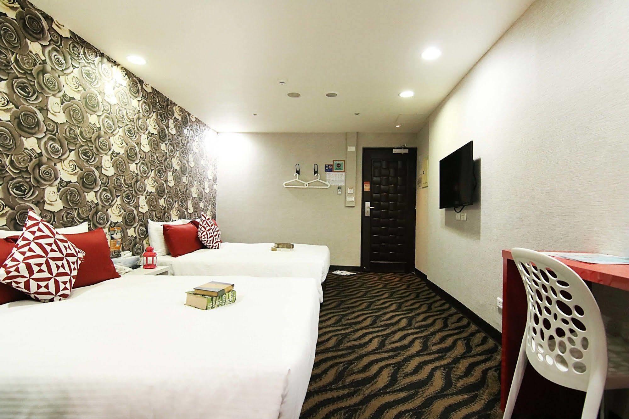 Starry Night Hotel 3*