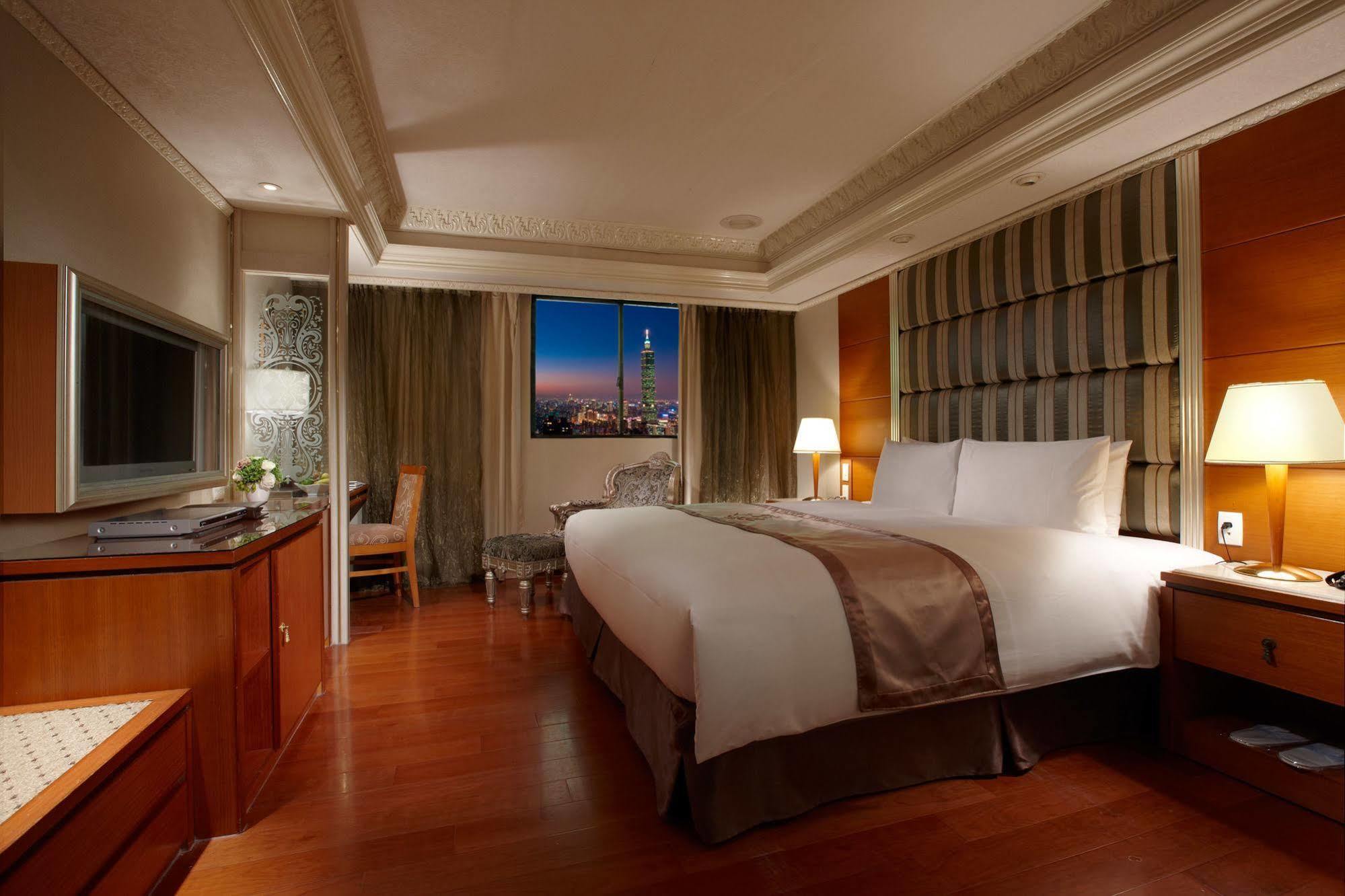 Hope Fushing Hotel 3*