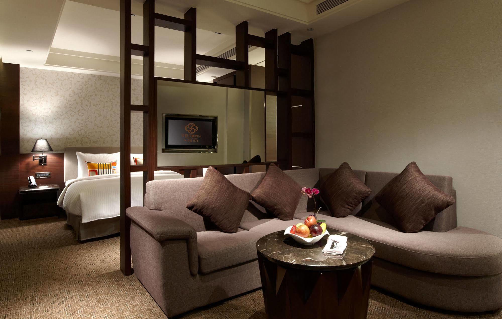 S Aura Hotel 4*
