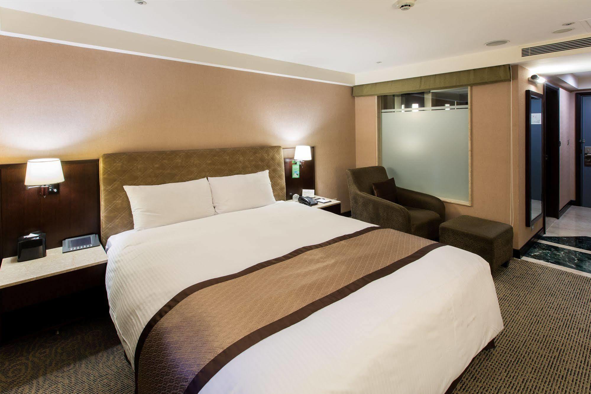 Hotel Grand Forward 4*