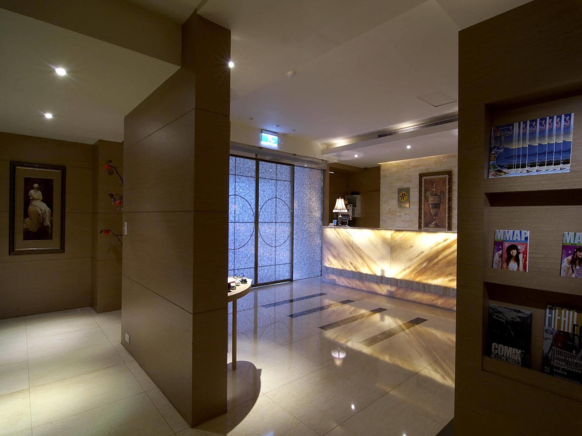 Hotel Lotty 3*