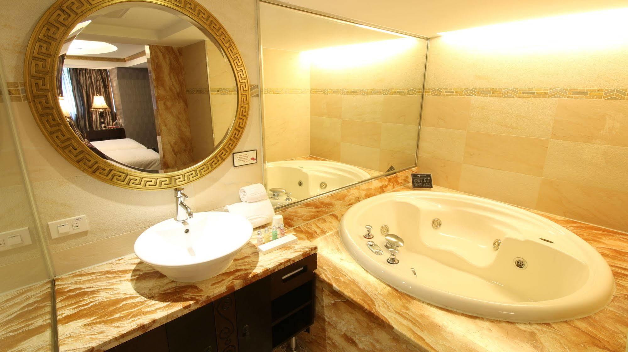 Hotel Lotty 3*